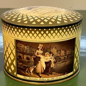 VINTAGE YARDLEY BATH DUSTING POWDER+ VINTAGE AVON APPLE BLOSSOM BEAUTY DUST